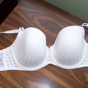 NWOT White Bra Size 42DD